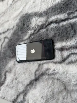 Apple iPhone SE 128 GB Black