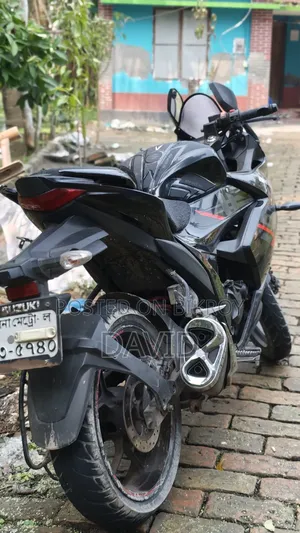 সুজুকি জিক্সার এসএফ ২০২৩ কালো