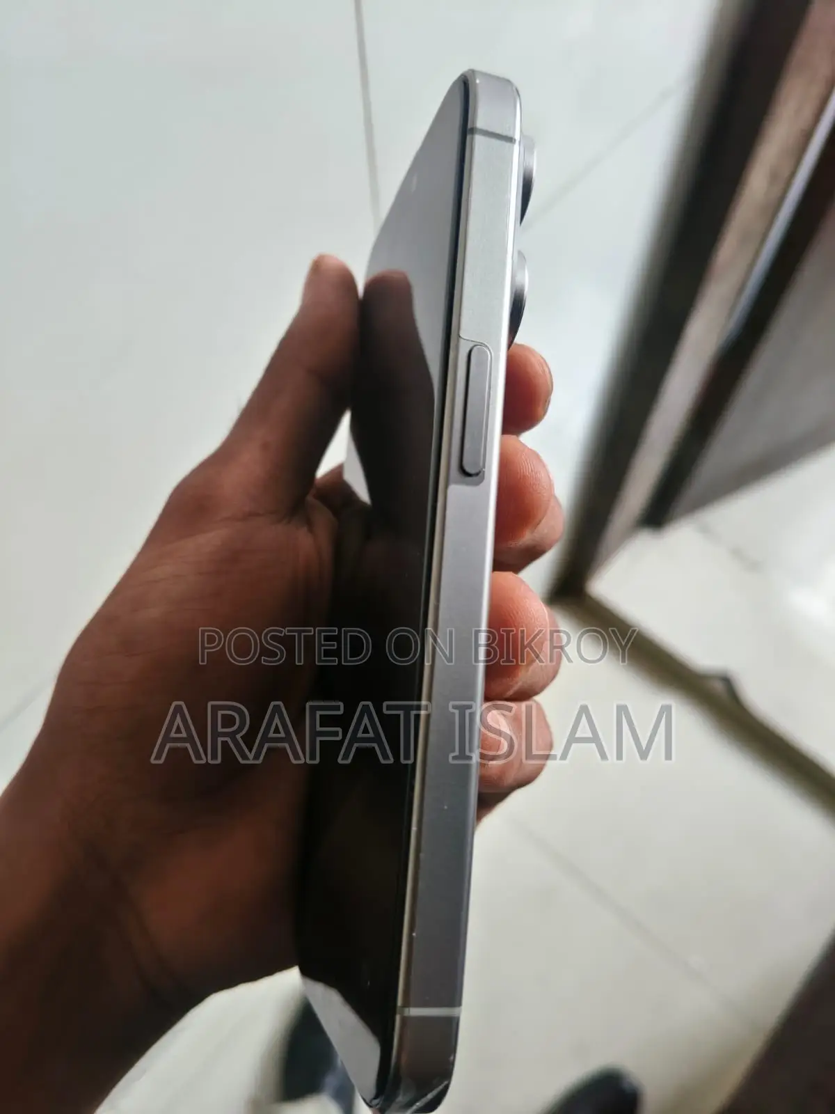অ্যাপল আইফোন ১৫ প্রো ১২৮ জিবি হোয়াইট