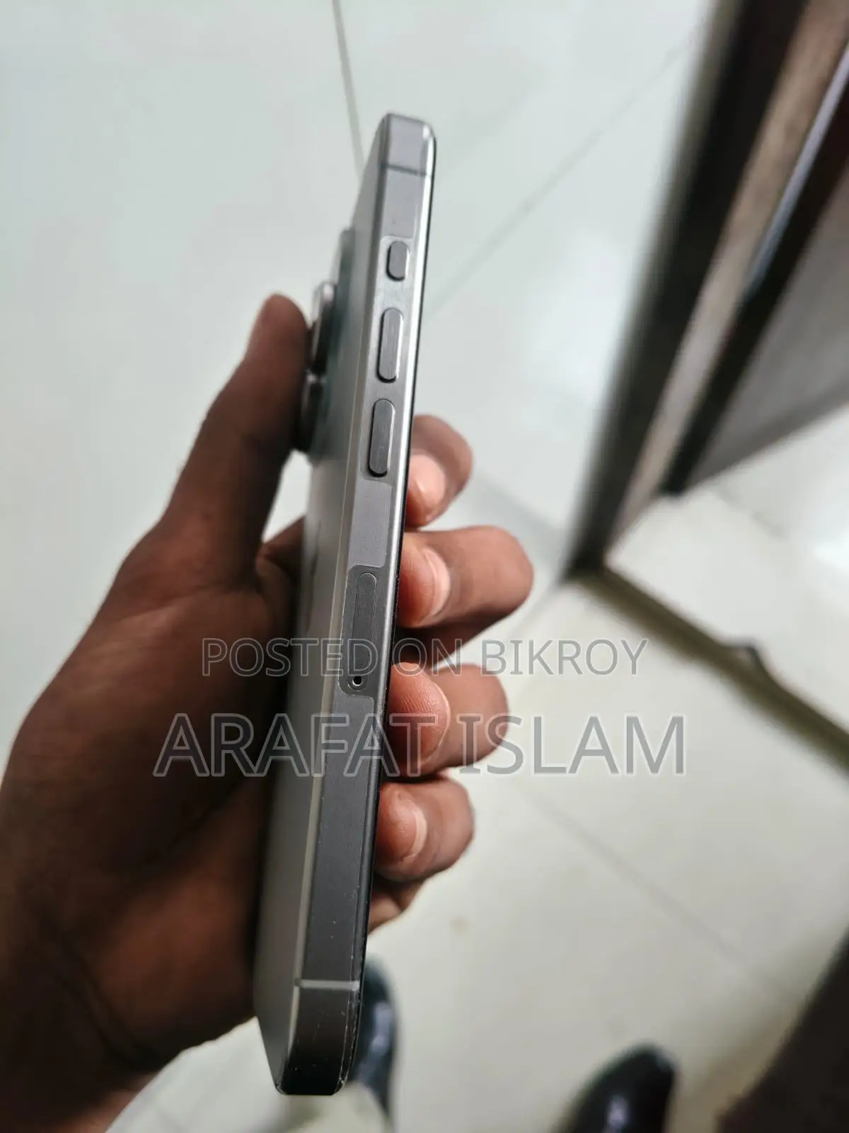 অ্যাপল আইফোন ১৫ প্রো ১২৮ জিবি হোয়াইট