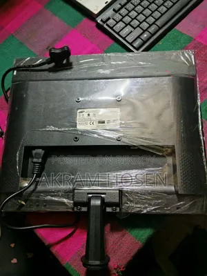 ১৭ ইঞ্চি মনিটর স্যামসাং