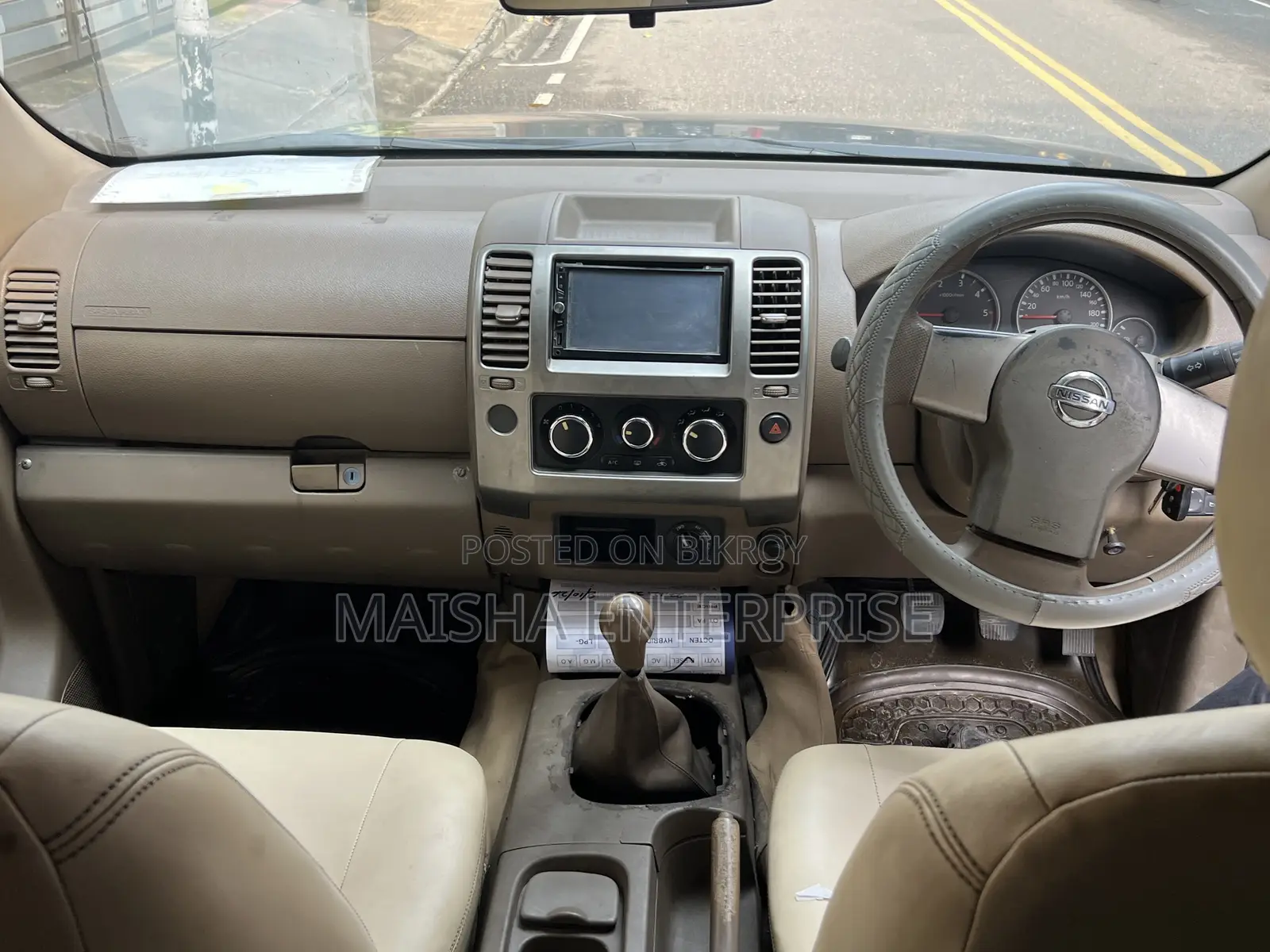 Nissan Caravan 2014 Black