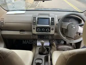 Nissan Caravan 2014 Black