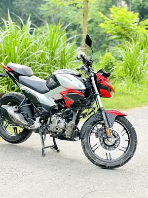 হিরো এক্সট্রিম ১২৫আর ২০২৫ রেড