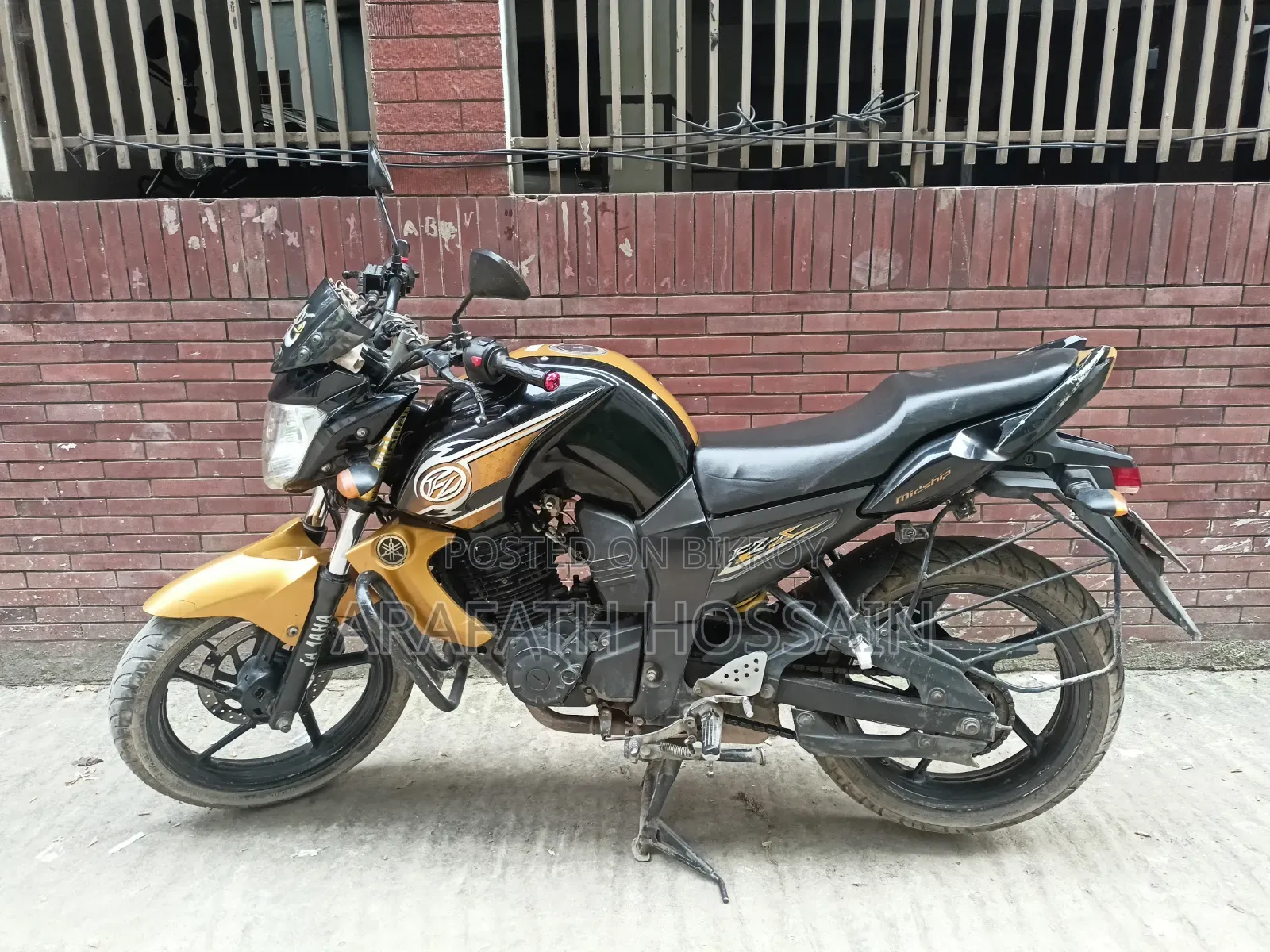 ইয়ামাহা এফজেড ২০১৫ কালো