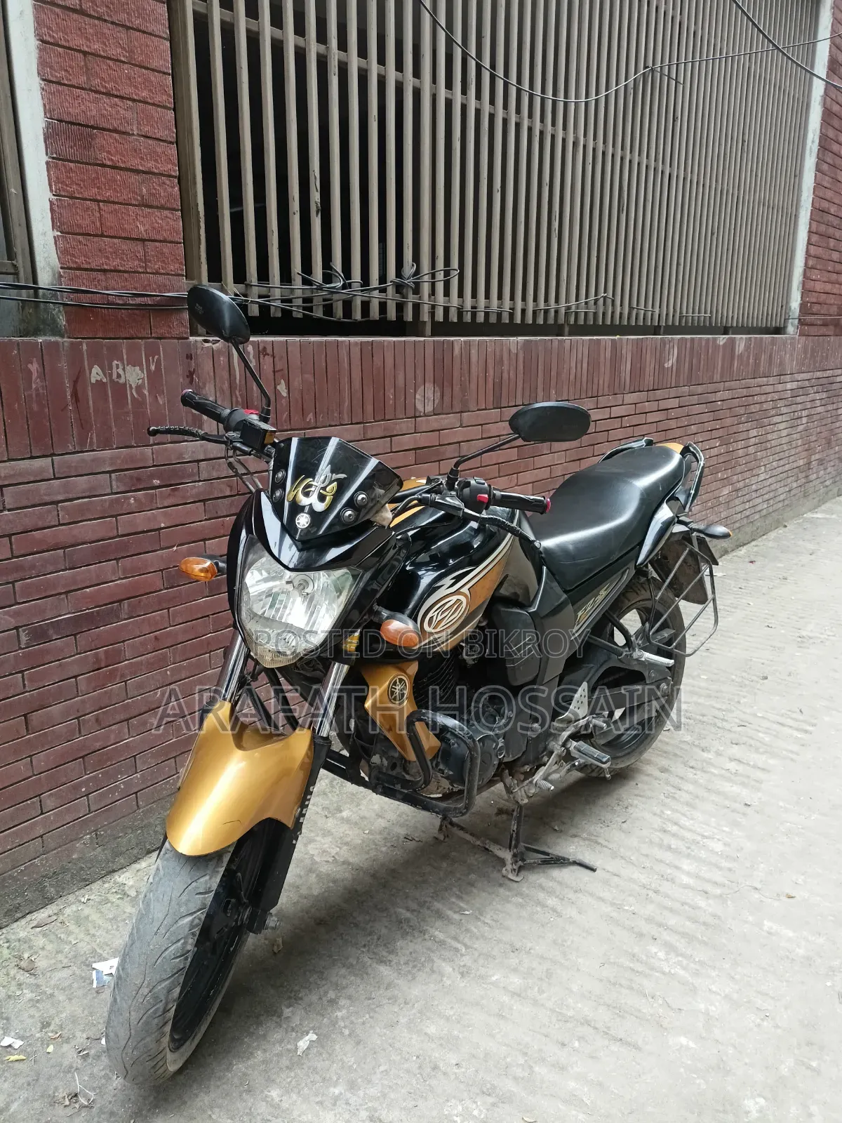 ইয়ামাহা এফজেড ২০১৫ কালো