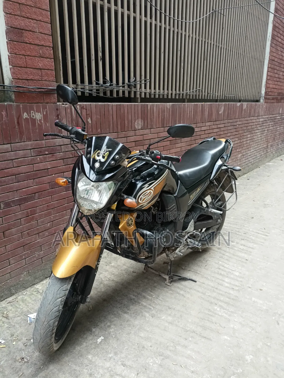 ইয়ামাহা এফজেড ২০১৫ কালো