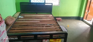 স্টিলের খাট