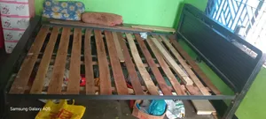 স্টিলের খাট