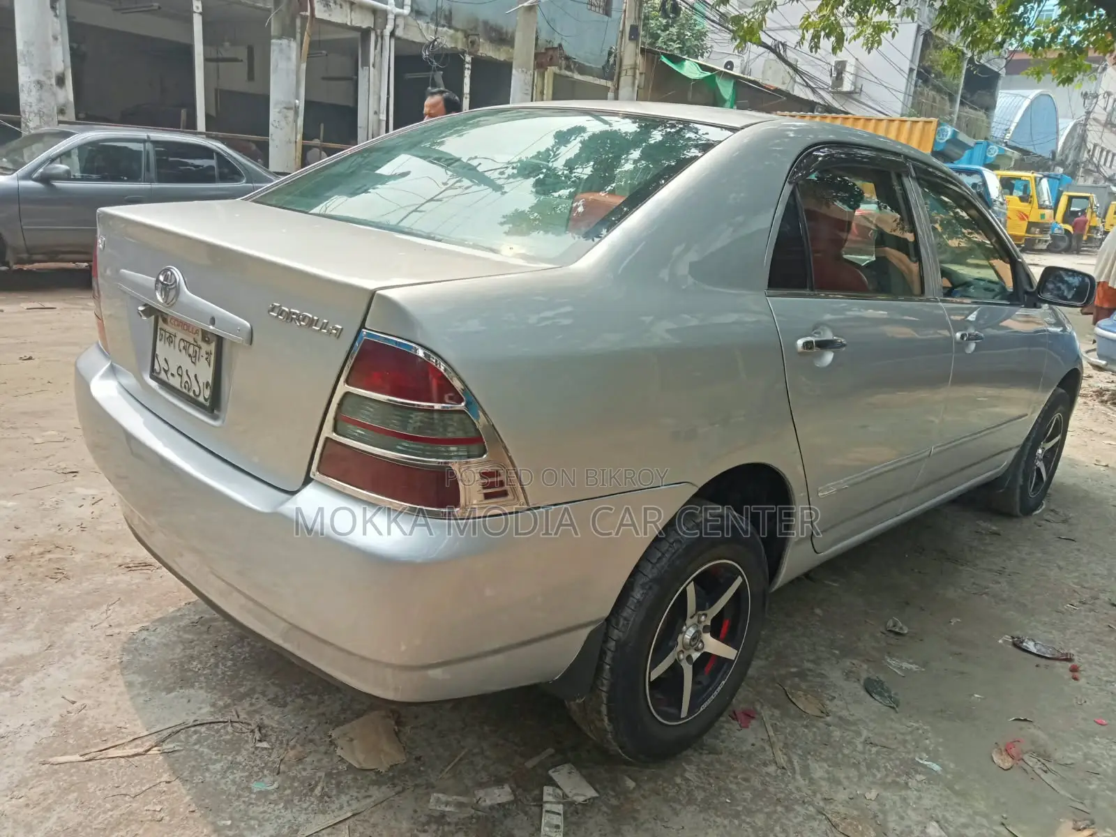 টয়োটা করোল্লা ২০০৪ সিলভার
