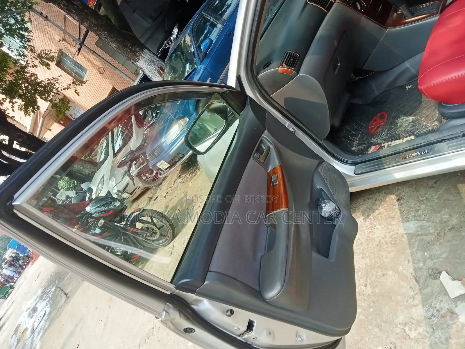 টয়োটা করোল্লা ২০০৪ সিলভার