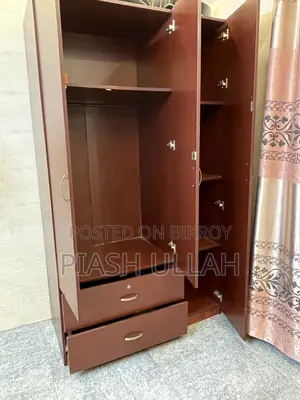 জরুরী বিক্রি — ওটবি (OTOBI) বড় সাইজের ৩ পাল্লার আলমারি — ১০,০০০ টাকা (আলোচনা সাপেক্ষে)