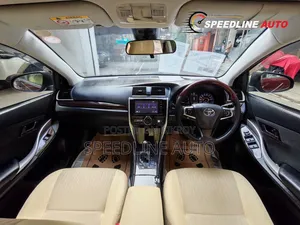 Toyota Premio 2017 Maroon