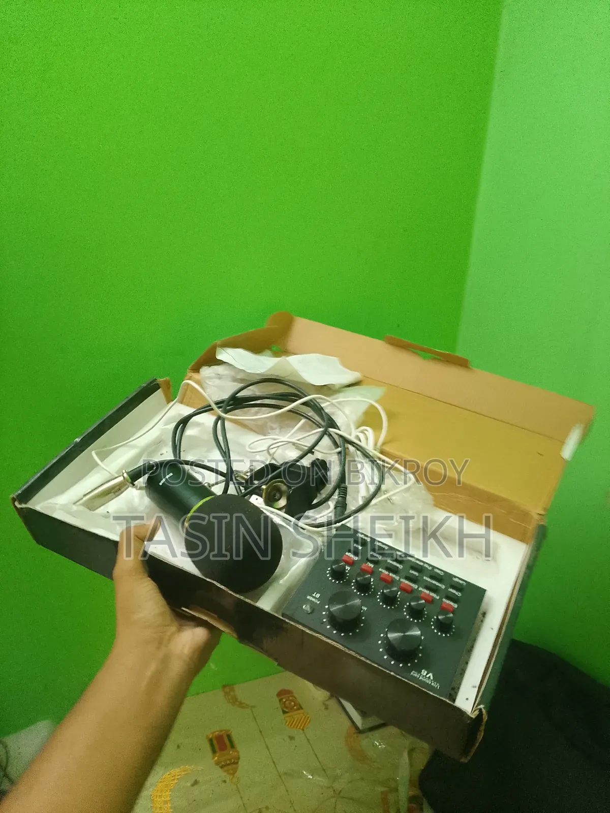 BM 800 Best Condenser Microphone with Sound Card and Stand Full Audio