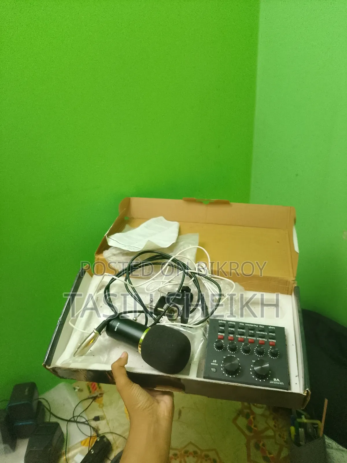 BM 800 Best Condenser Microphone with Sound Card and Stand Full Audio