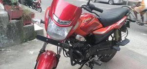 বাজাজ প্লাটিনা ১১০ ইএস ২০২১ লাল