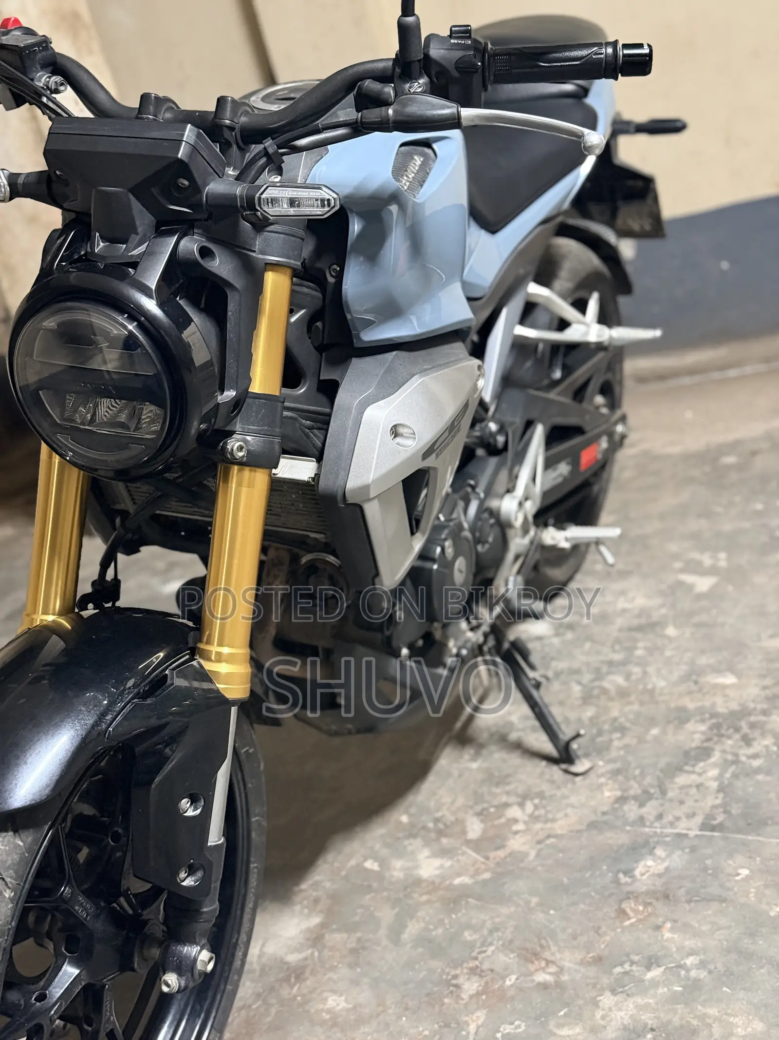 হোন্ডা সিবি ২০১৮ ধূসর