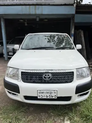 টয়োটা সাক্সিড ২০০৪ সাদা
