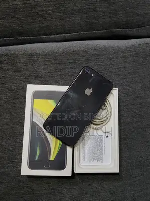 Apple iPhone SE (2020) 64 GB Black
