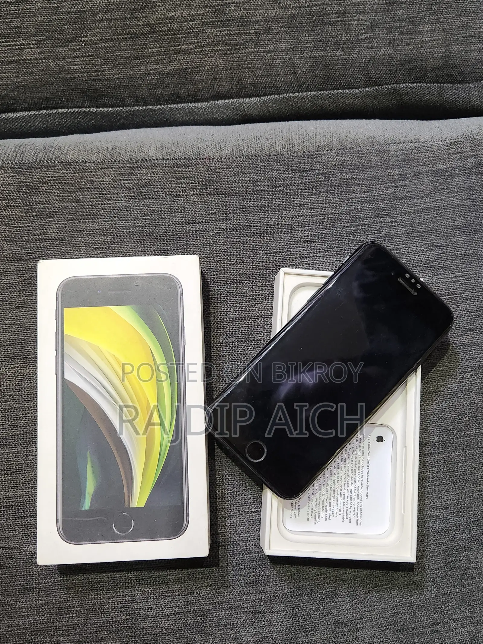 Apple iPhone SE (2020) 64 GB Black