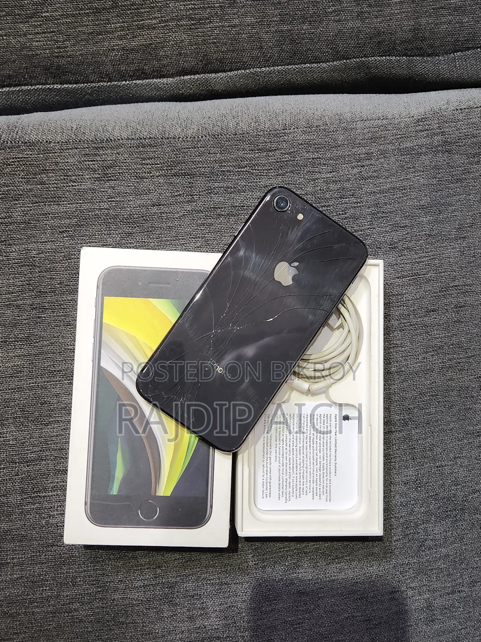 Apple iPhone SE (2020) 64 GB Black