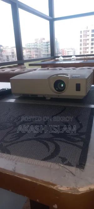 Hitachi Model.CP-X3041WN Projector