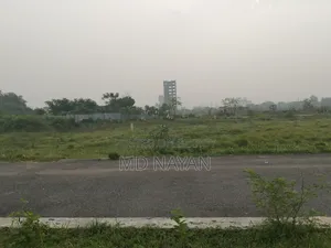 3 katha south facing corner plot for sale in Sector 9.