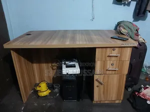 পার্টেক্সের তৈরি অফিস/কম্পিউটার টেবিল