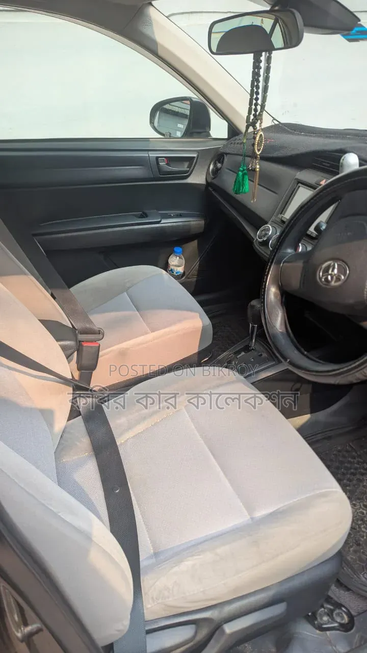Toyota Axio 2016 Maroon