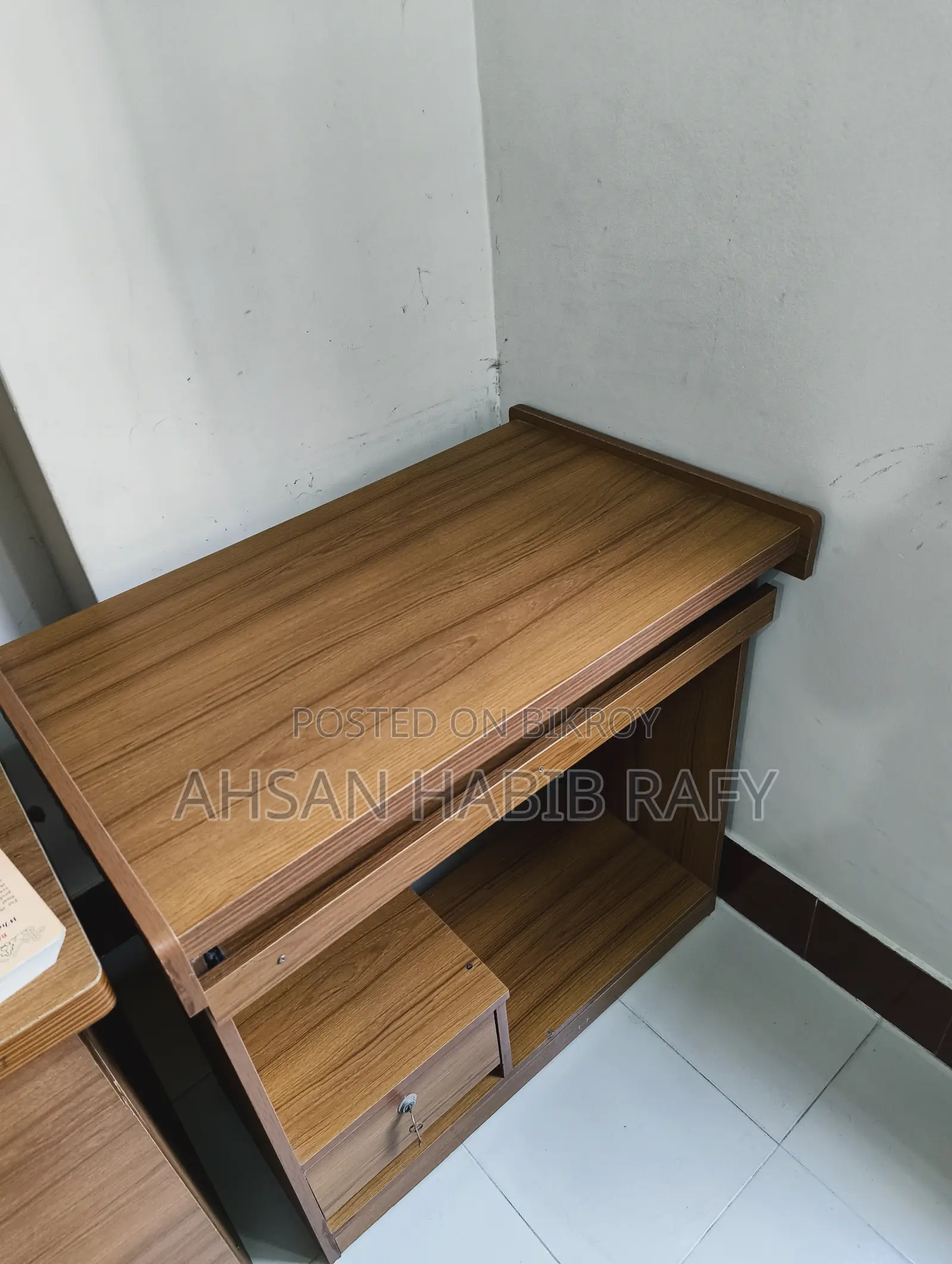 Selling Used Computer Table
