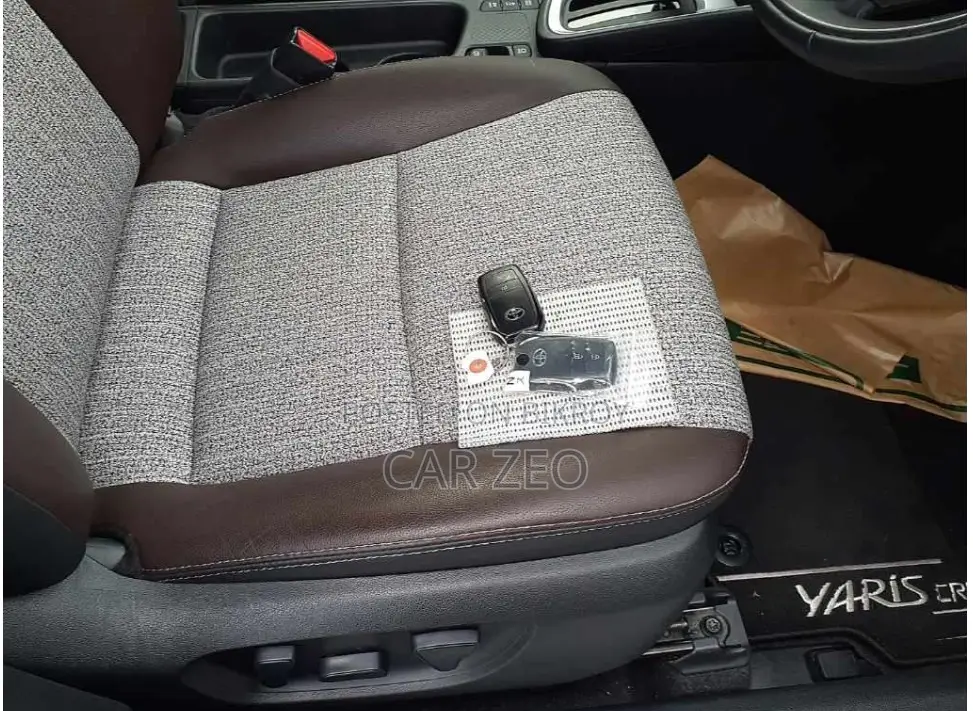 Toyota Yaris Cross 1.5 Hybrid FWD 2021 Pearl