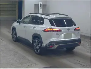 Toyota Corolla Cross 1.8 Hybrid AWD 2021 Pearl