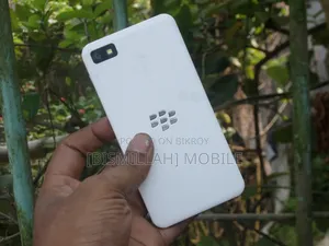 ব্ল্যাকবেরি জেড১০ ১৬ জিবি হোয়াইট