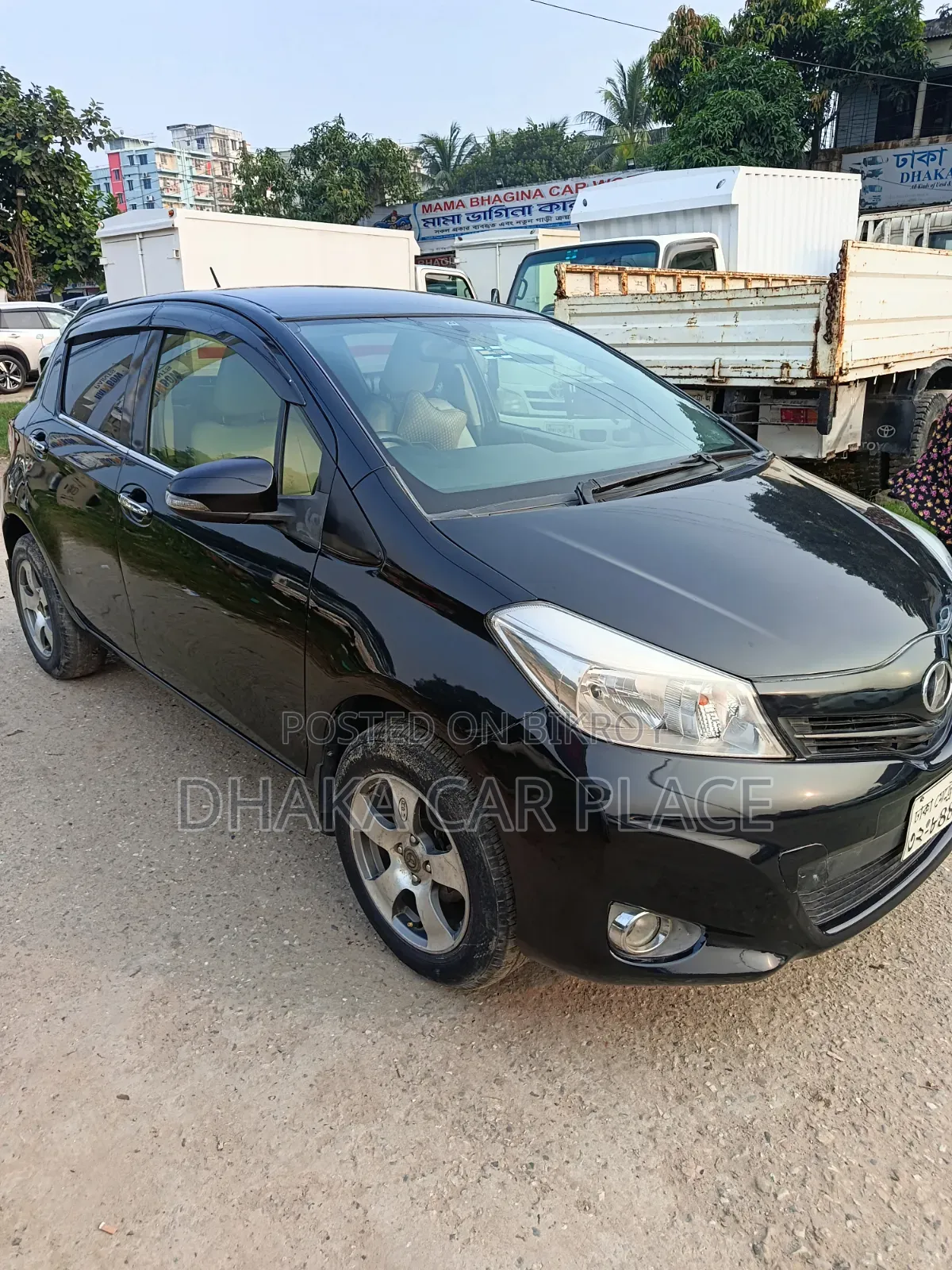 Toyota Vitz 2012 Black