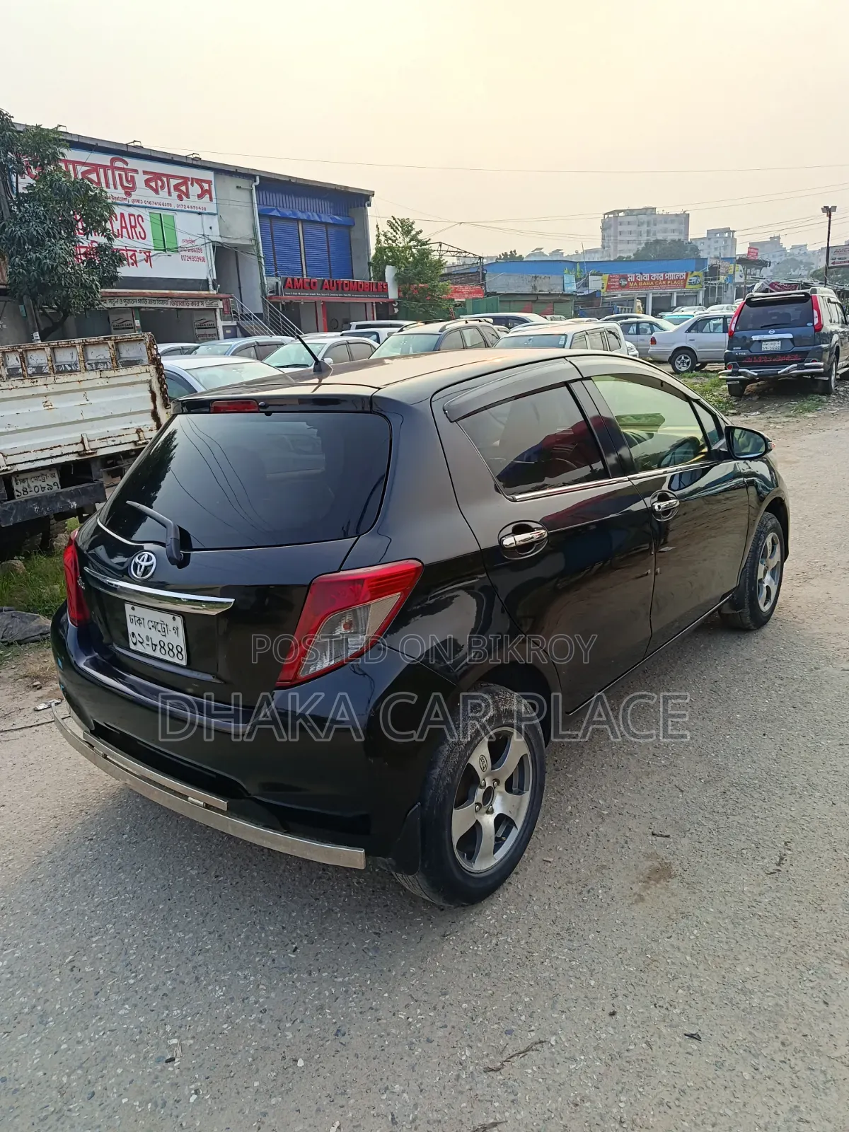 Toyota Vitz 2012 Black