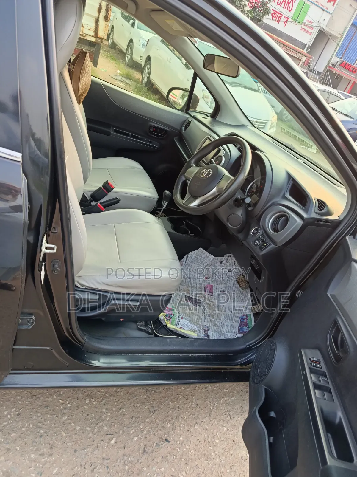 Toyota Vitz 2012 Black