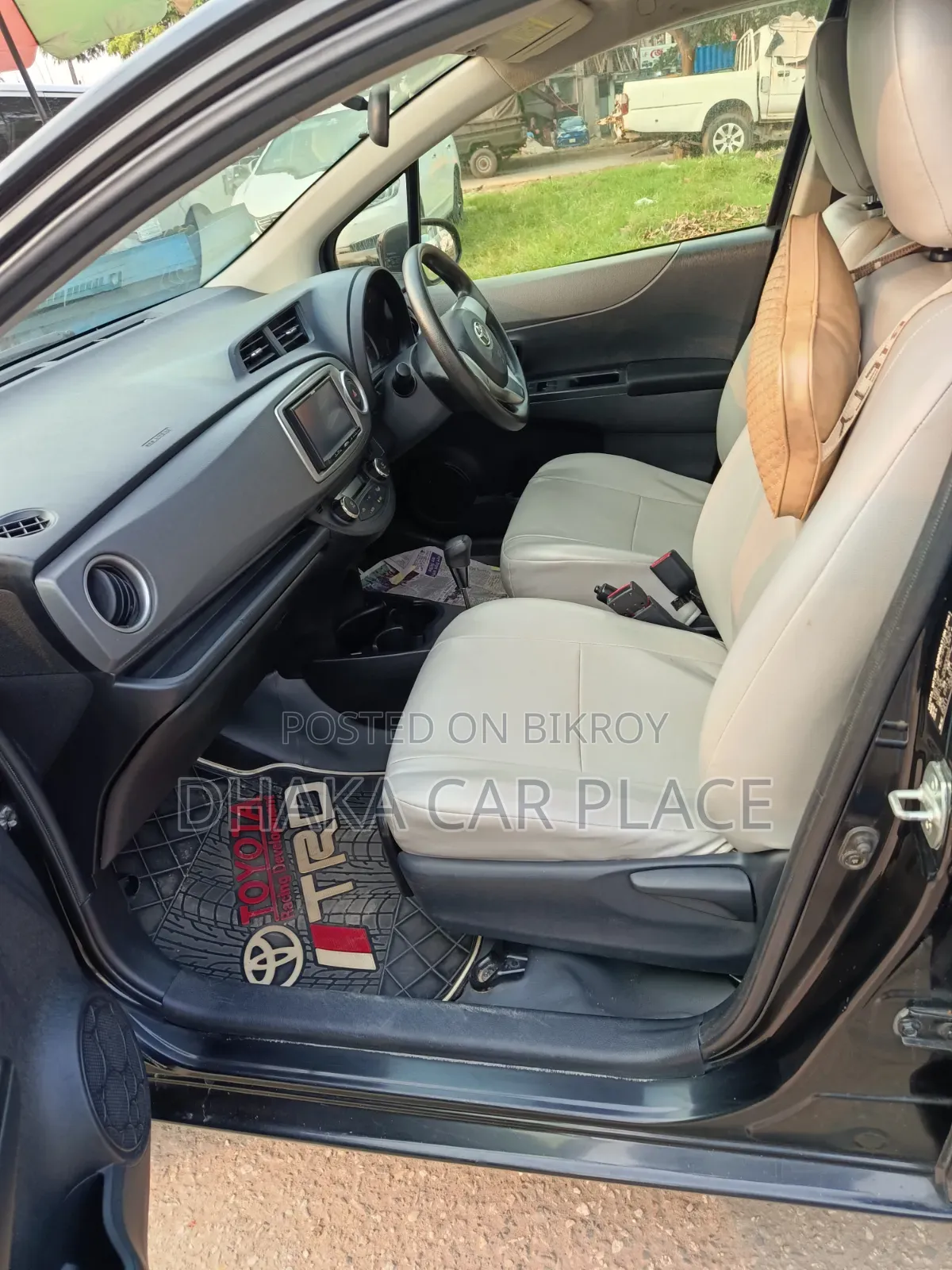 Toyota Vitz 2012 Black