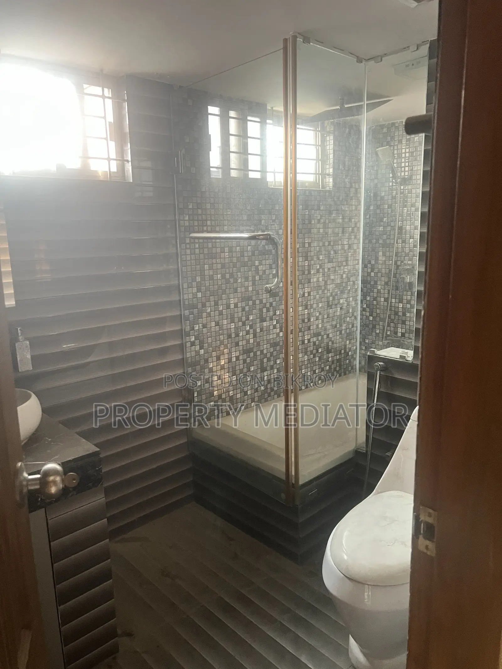 প্রপার্টি মিডিয়েটর, বসুন্ধরায় ৩ বেডরুমের অ্যাপার্টমেন্ট বিক্রয়ের জন্য