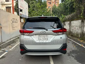টয়োটা রাশ ২০২১ সিলভার