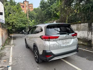 টয়োটা রাশ ২০২১ সিলভার