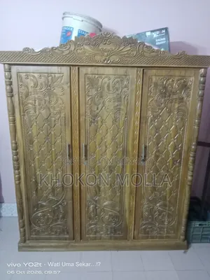 এই আলমারিটি বিক্রি করা হবে !