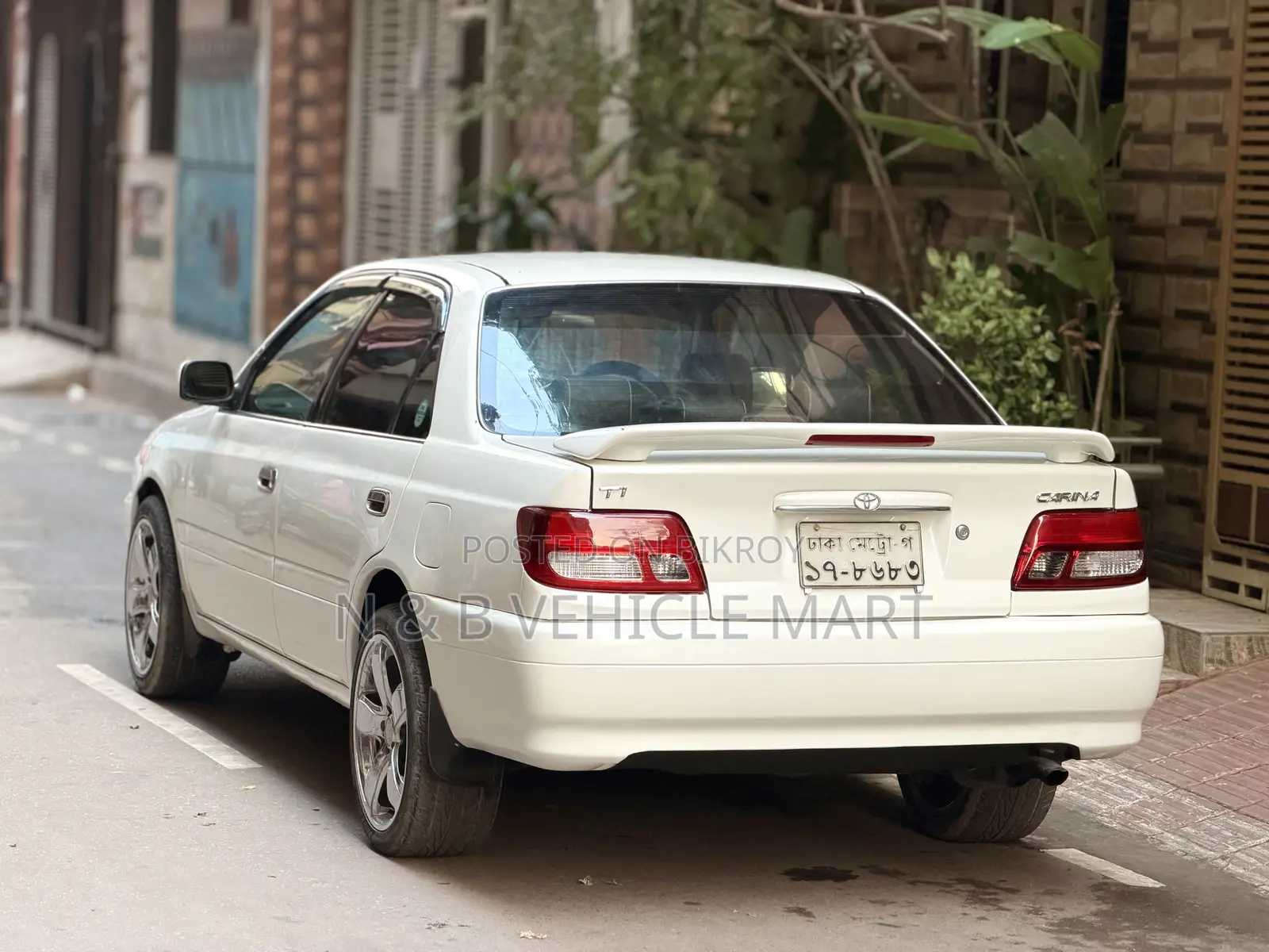 Toyota Carina 1.5 Front-Wheel Drive Sedan 2001 Pearl