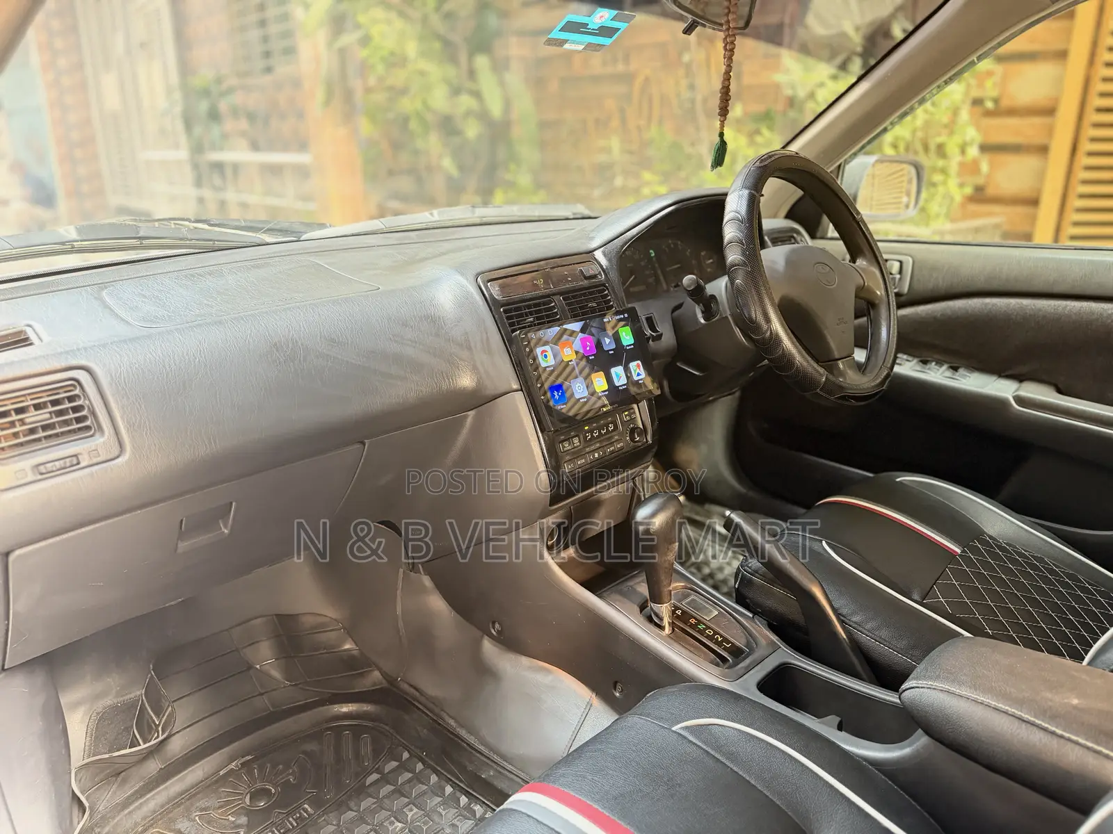 Toyota Carina 1.5 Front-Wheel Drive Sedan 2001 Pearl