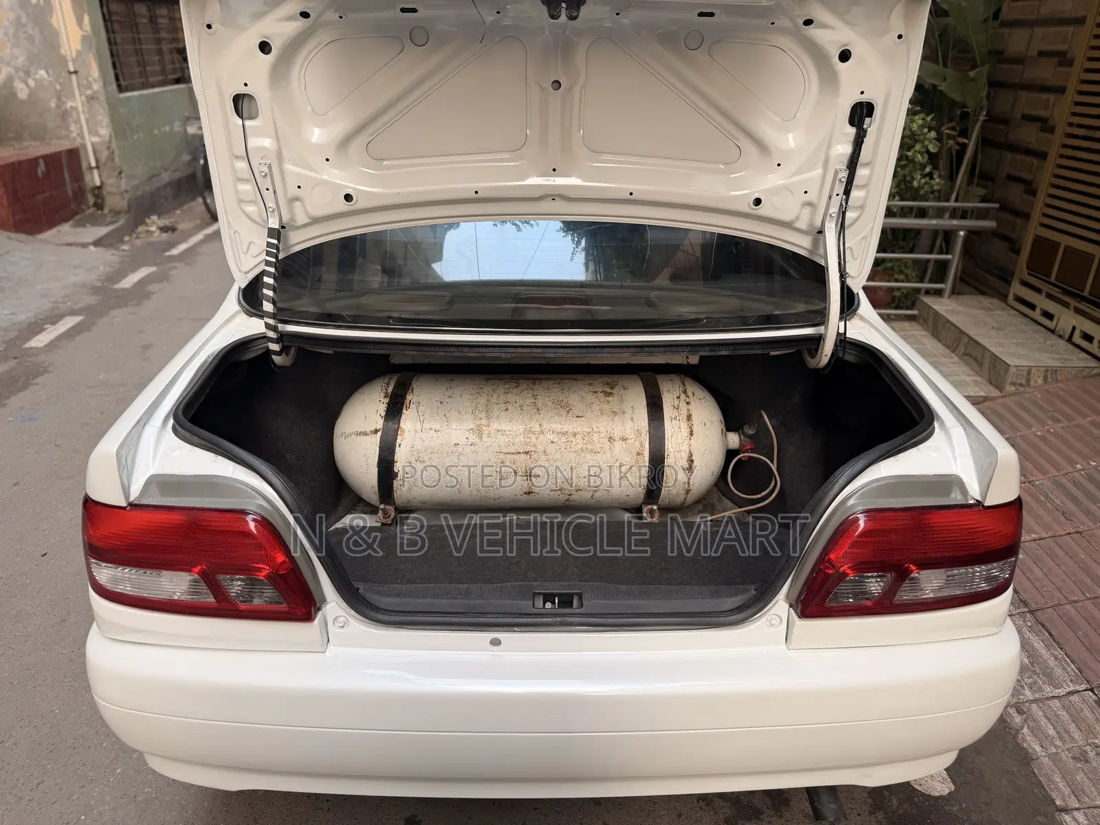 Toyota Carina 1.5 Front-Wheel Drive Sedan 2001 Pearl