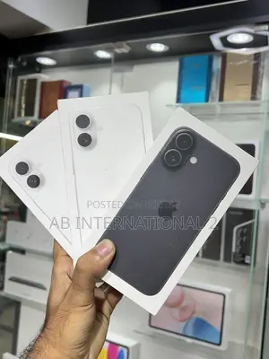 New Apple iPhone 16 128 GB Silver