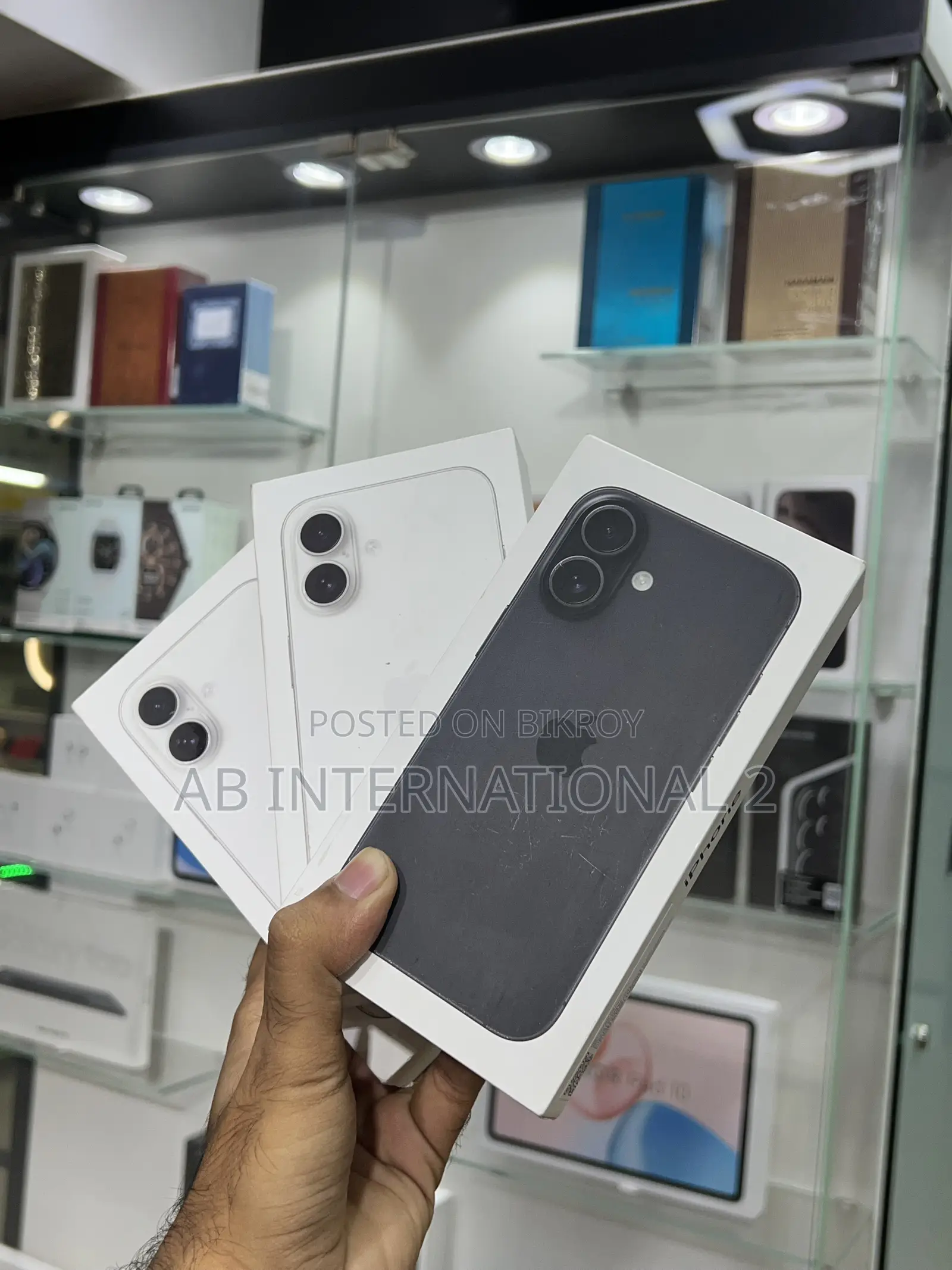 New Apple iPhone 16 128 GB Silver