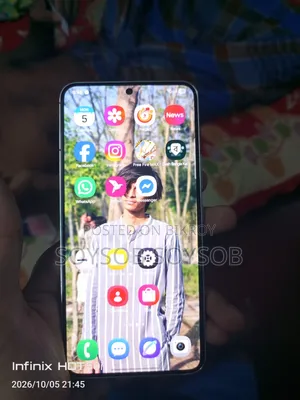 স্যামসাং গ্যালাক্সি এস২২ ৫জি ২৫৬ জিবি হোয়াইট