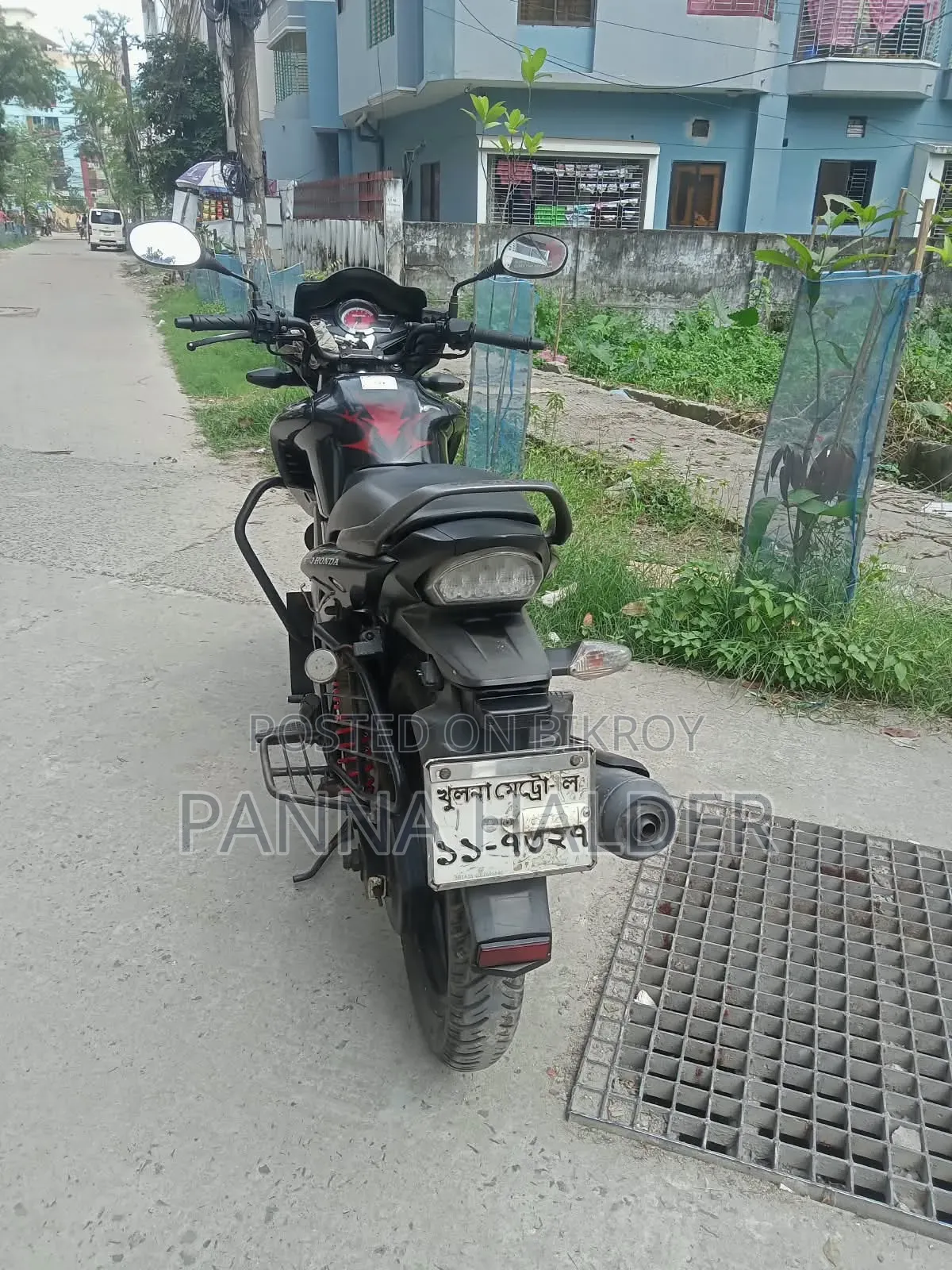 হিরো হাঙ্ক ২০১৫ কালো