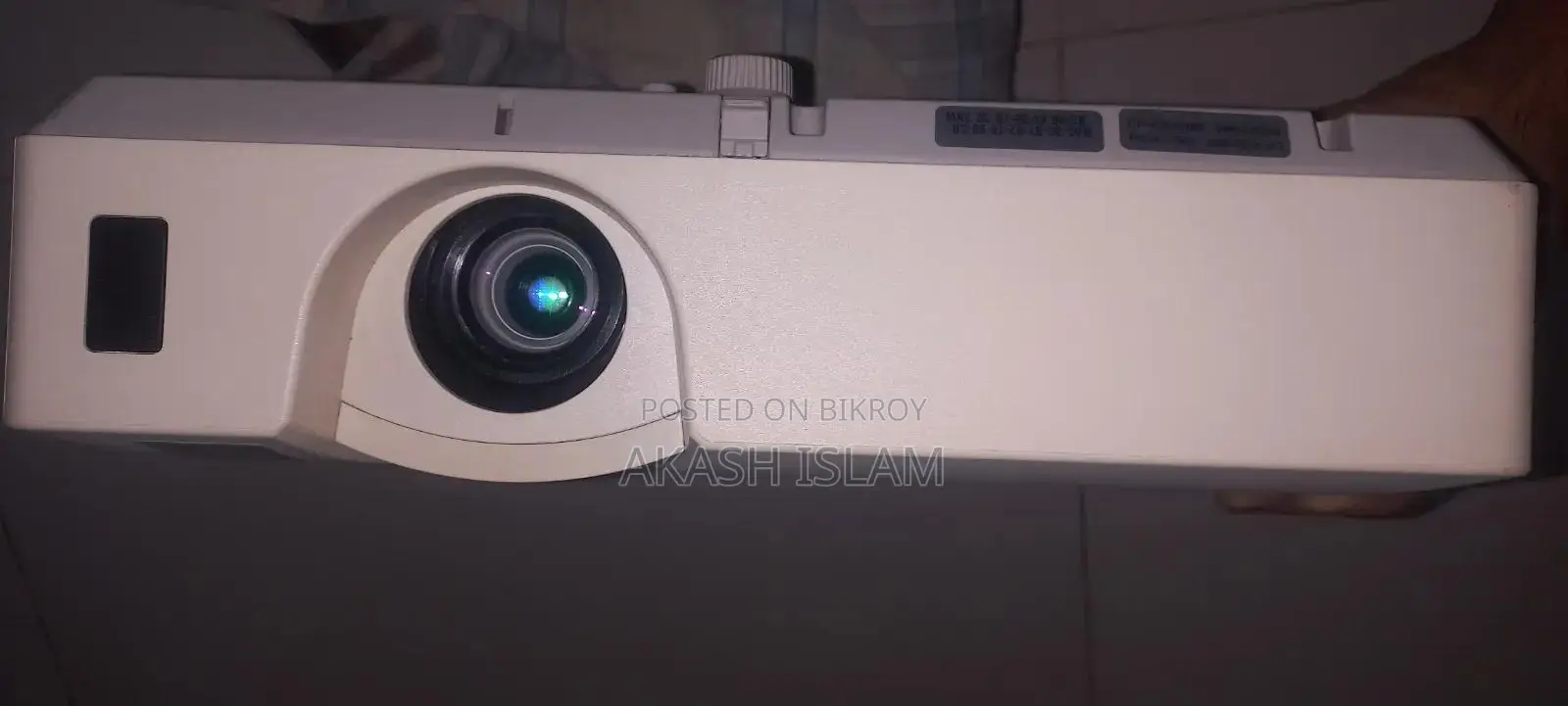 Hitachi Model.CP-X3041WN Projector