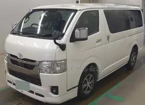 Toyota HiAce 2022 White